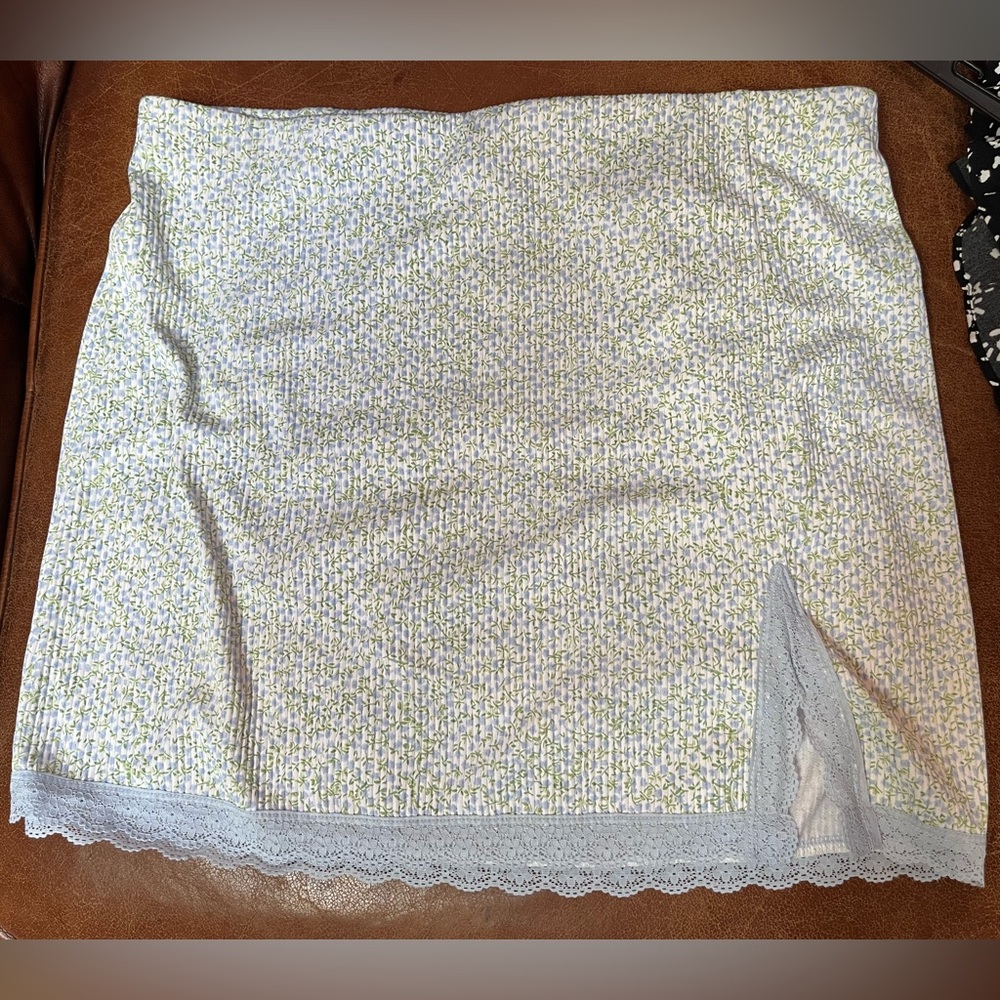 Floral Lace Trim Skirt - White and Green